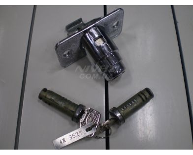 Личинка замка ВАЗ 2121-2102 компл. ДААЗ Личинка замка ВАЗ 2121-2102 компл. ДААЗ